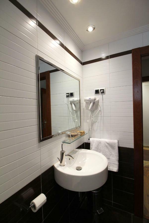 Hospedium Hotel La Casona Del Conde Noreña Εξωτερικό φωτογραφία
