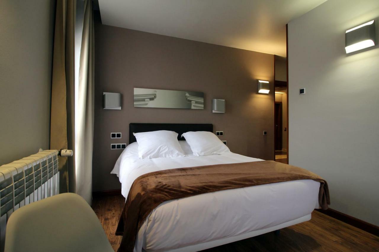 Hospedium Hotel La Casona Del Conde Noreña Εξωτερικό φωτογραφία