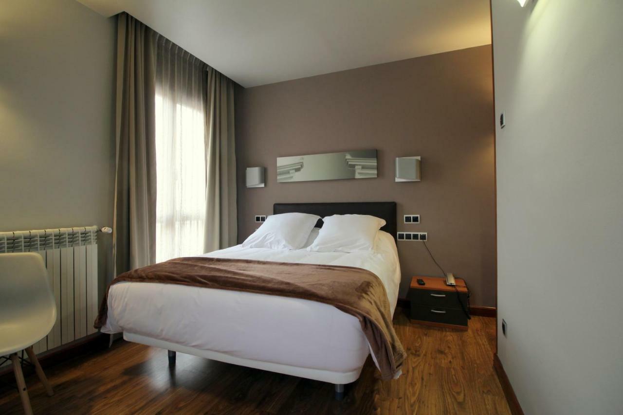Hospedium Hotel La Casona Del Conde Noreña Εξωτερικό φωτογραφία