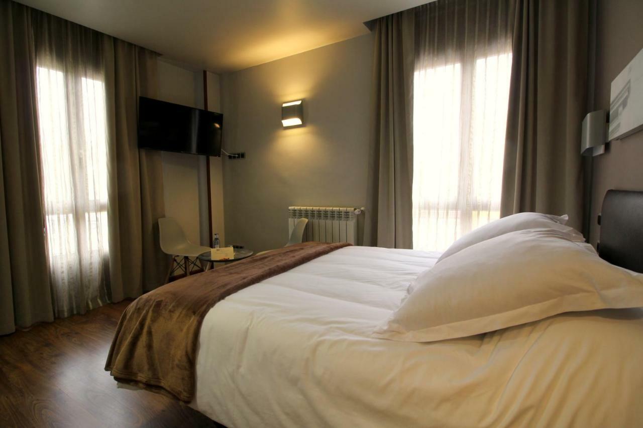 Hospedium Hotel La Casona Del Conde Noreña Εξωτερικό φωτογραφία