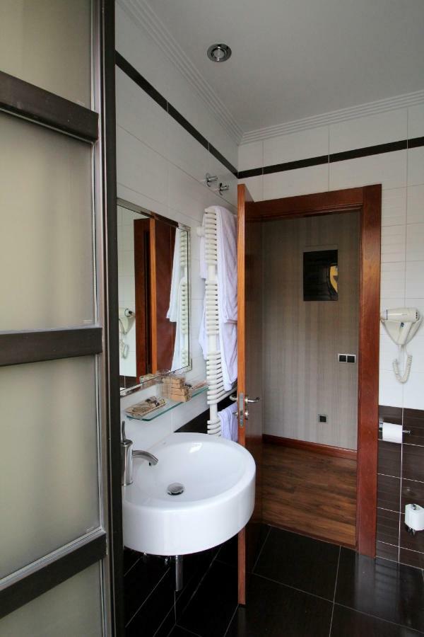 Hospedium Hotel La Casona Del Conde Noreña Εξωτερικό φωτογραφία