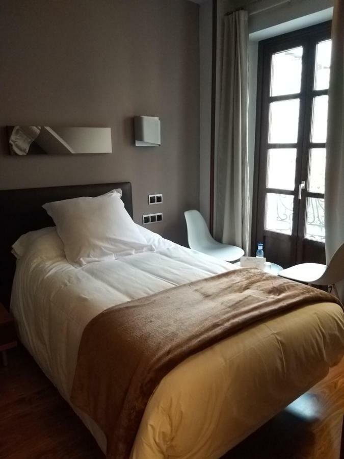 Hospedium Hotel La Casona Del Conde Noreña Εξωτερικό φωτογραφία