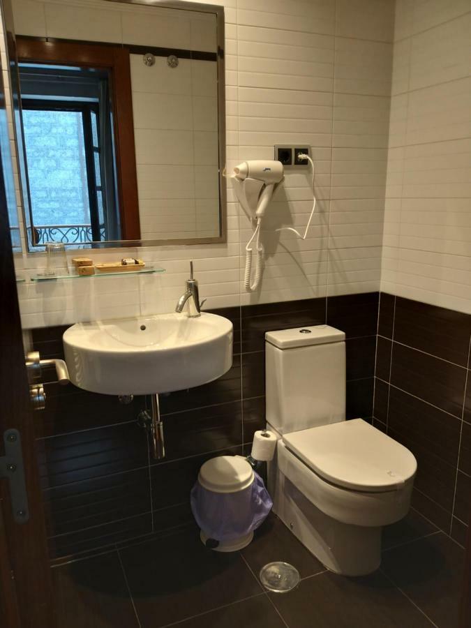 Hospedium Hotel La Casona Del Conde Noreña Εξωτερικό φωτογραφία