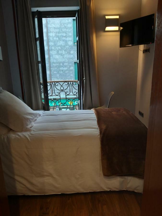 Hospedium Hotel La Casona Del Conde Noreña Εξωτερικό φωτογραφία